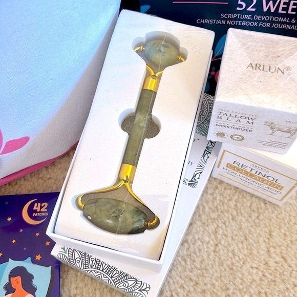 Brand New Self Care Skincare Easter Basket Turmeric Pads Moisturizer Jade Roller - Picture 5 of 15